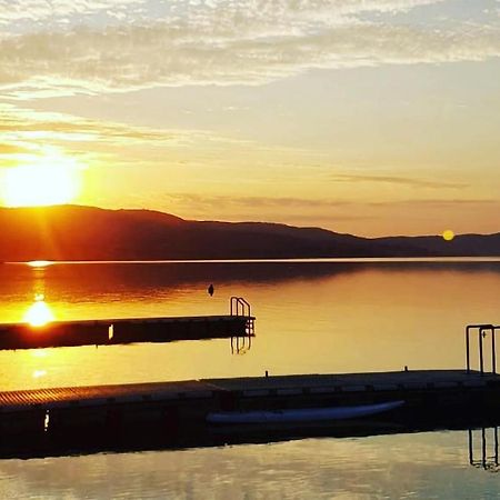 Beautiful Stacaravan In Tuoro Sul Trasimeno Villa Exterior foto